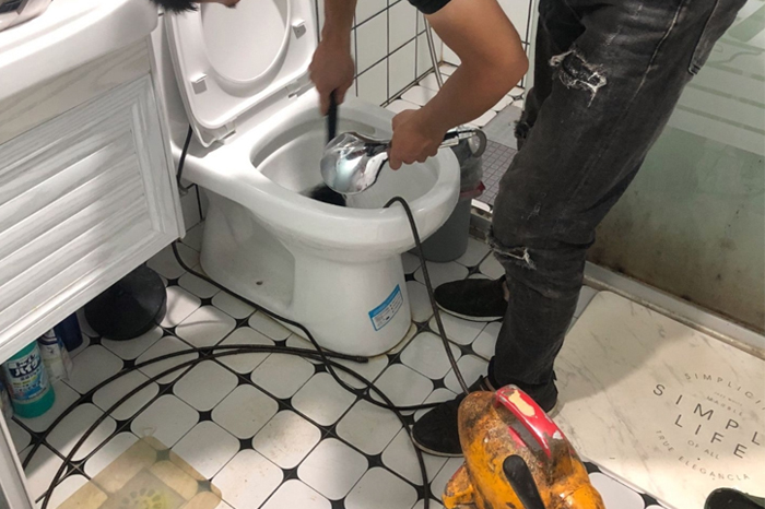 尼木马桶堵塞自己疏通还是找师傅？专业上门服务让你省时更省心