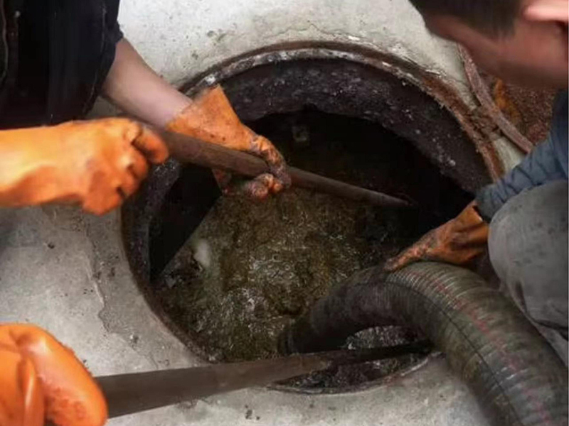 尼木清理化粪池时如何避免沼气的危害？